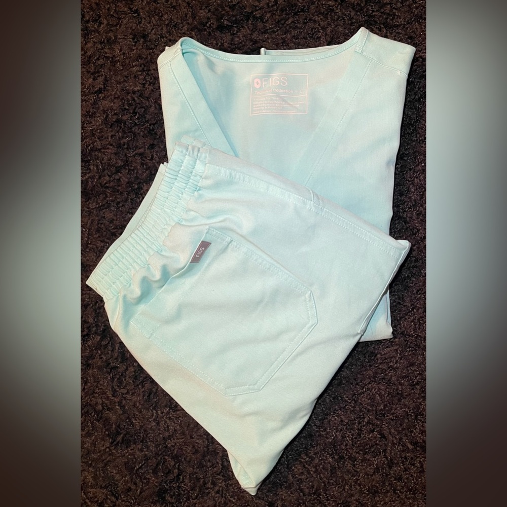 Figs Women's Fresh Aqua Yola & Casma Scrub Set, never worn!